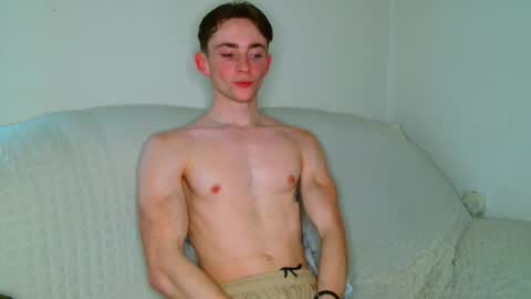 Snapshot of lilbearxxxx chatting on 02/14/26, 02:25 lilbearxxxx online show from 02/14/26, 02:25