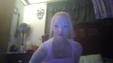 Snapshot of lilbit4u chatting on 02/25/25, 12:47 lilbit4u online show from 02/25/25, 12:47