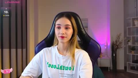 Hi im Yuki online show from 11/13/25, 10:03