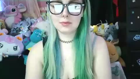 Snapshot of lilemmy1999 chatting on 12/17/24, 04:53 emily ryanson online show from 12/17/24, 04:53