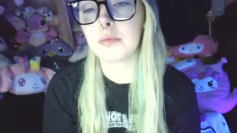 Snapshot of lilemmy1999 chatting on 02/06/25, 11:54 emily ryanson online show from 02/06/25, 11:54