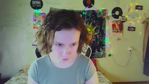 Lil online show from 12/22/25, 10:56