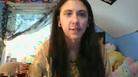 Snapshot of lilfallingangel chatting on 10/03/25, 05:10 kay angel online show from 10/03/25, 05:10