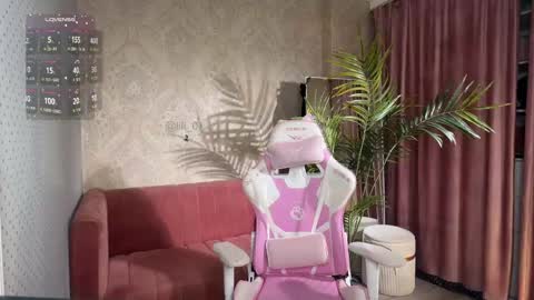 Lili online show from 04/16/26, 11:44