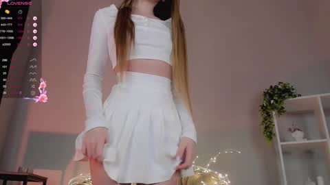 Snapshot of lili__roze_ chatting on 01/05/25, 06:56 lili__roze_ online show from 01/05/25, 06:56