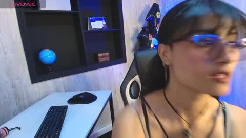 Snapshot of lili_clan chatting on 10/20/25, 03:12 lili_clan online show from 10/20/25, 03:12