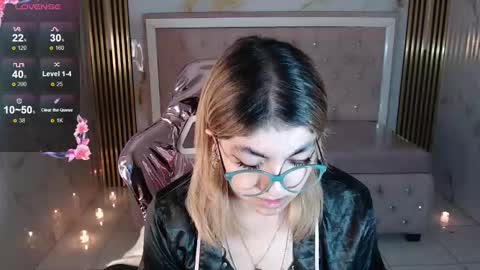 Lili online show from 09/19/25, 09:11