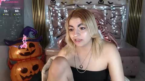 Lili online show from 10/10/25, 04:22