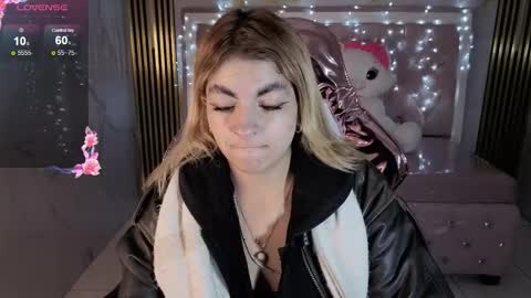 Lili online show from 11/02/25, 03:42