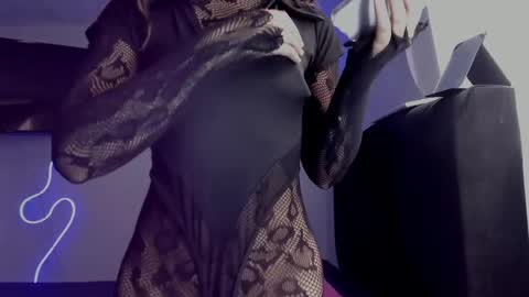 Snapshot of lili_evanss chatting on 05/25/26, 05:52 lili_evanss online show from 05/25/26, 05:52