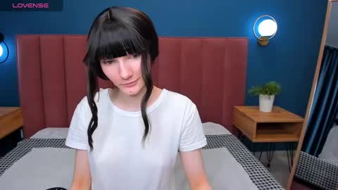 Lilli  follow me kiss online show from 03/11/25, 05:38