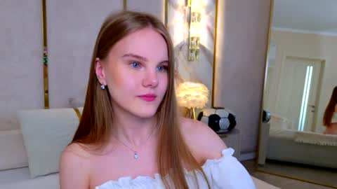 lili_lohan online show from 07/14/26, 06:07
