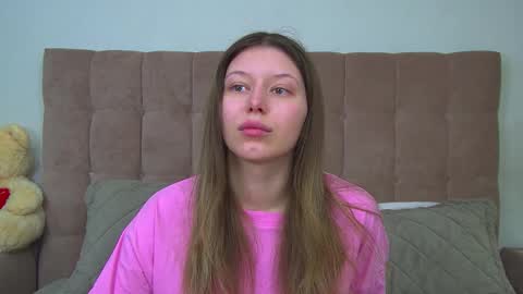 Mia online show from 02/16/26, 06:53