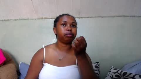 Snapshot of liliahsexie chatting on 06/12/26, 09:41 liliah online show from 06/12/26, 09:41
