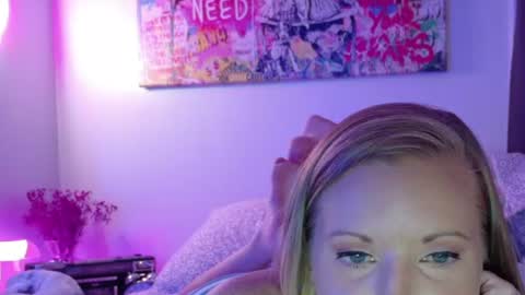 Snapshot of lilianaslilsecret chatting on 06/11/26, 04:10 LilianaX online show from 06/11/26, 04:10