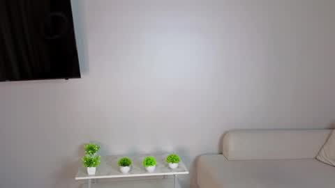 Snapshot of lilianbickford chatting on 05/10/26, 03:06 Hi I am Luna online show from 05/10/26, 03:06