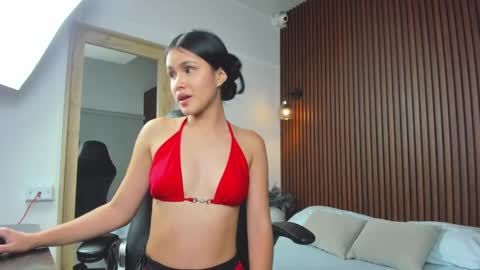 Snapshot of liliand_ chatting on 09/25/25, 12:14 L I L I online show from 09/25/25, 12:14