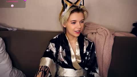 Lilian online show from 10/18/25, 06:26