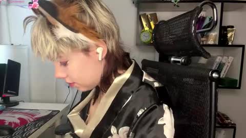 Lilian online show from 02/13/26, 07:26