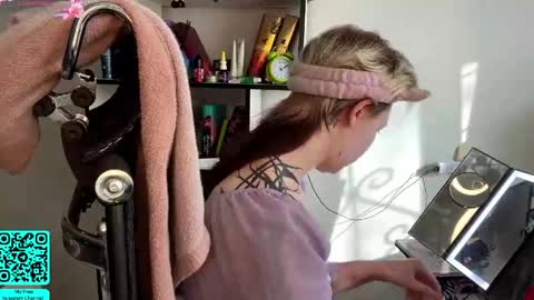 Lilian online show from 03/17/26, 07:01