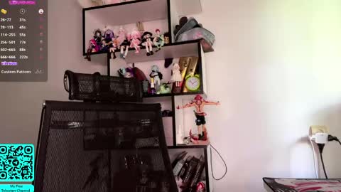 Lilian online show from 05/17/26, 07:17