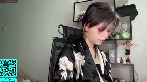 Snapshot of liliandaniels chatting on 07/04/26, 07:03 Lilian online show from 07/04/26, 07:03