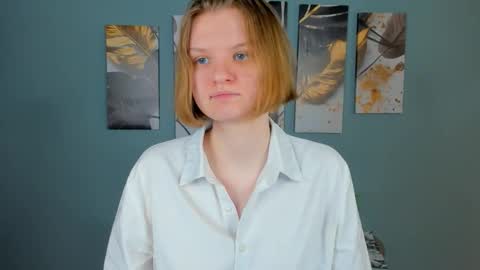 hi guys Im new here Im 18 years oldIve never had sex online show from 01/13/26, 02:44