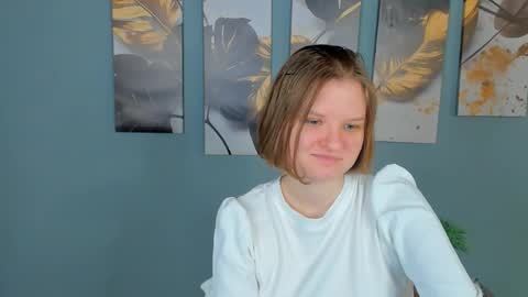 hi guys Im new here Im 18 years oldIve never had sex online show from 01/15/26, 02:32