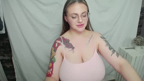 Lilia online show from 01/27/25, 12:43