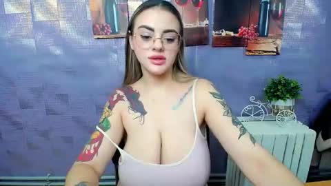Lilia online show from 10/24/25, 08:55