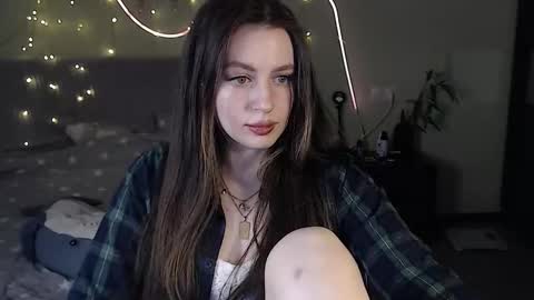 Lilu online show from 10/28/25, 08:55