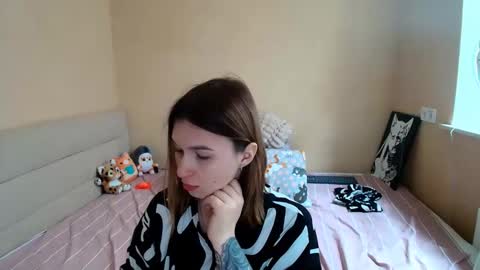 liliawoolf online show from 09/29/25, 12:21