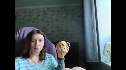 liliawoolf online show from 11/18/25, 07:35