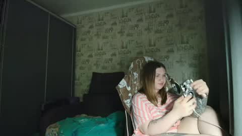 Snapshot of liliawoolf chatting on 06/15/26, 06:32 liliawoolf online show from 06/15/26, 06:32
