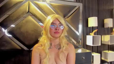  Lili  online show from 01/18/25, 09:24