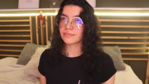  Lili  online show from 03/11/25, 06:43