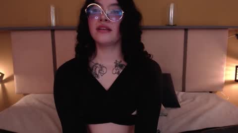  Lili  online show from 11/07/25, 03:01