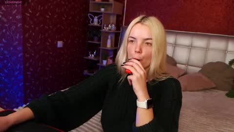 Snapshot of lilieanori chatting on 02/05/25, 11:17 Lilie online show from 02/05/25, 11:17