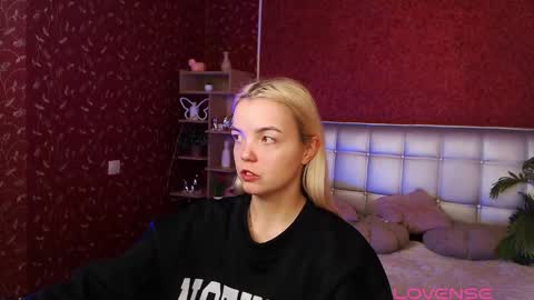 Snapshot of lilieanori chatting on 02/07/25, 07:49 Lilie online show from 02/07/25, 07:49