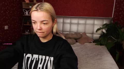 Snapshot of lilieanori chatting on 02/09/25, 02:18 Lilie online show from 02/09/25, 02:18