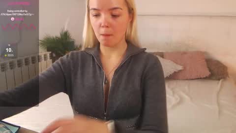 Snapshot of lilieanori chatting on 02/24/25, 05:20 Lilie online show from 02/24/25, 05:20