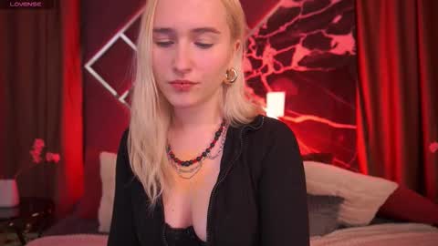 Snapshot of lilielfie chatting on 02/16/26, 11:56 lilielfie online show from 02/16/26, 11:56