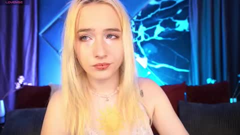 Snapshot of lilielfie chatting on 03/14/26, 01:23 lilielfie online show from 03/14/26, 01:23