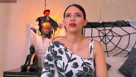 LilyJensen online show from 10/23/25, 07:01