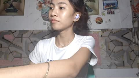 Snapshot of lililaban chatting on 05/29/26, 04:16 Evelyn online show from 05/29/26, 04:16