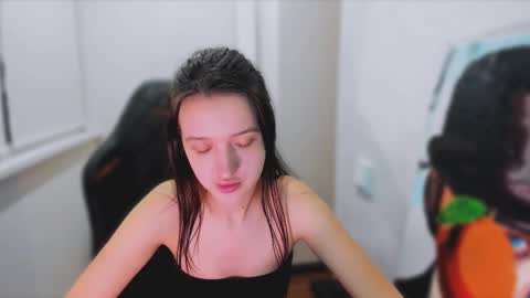 Snapshot of lililaluna chatting on 03/06/25, 04:49             ...  online show from 03/06/25, 04:49