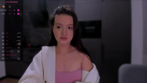 Snapshot of lililaluna chatting on 09/12/25, 09:15             ...  online show from 09/12/25, 09:15