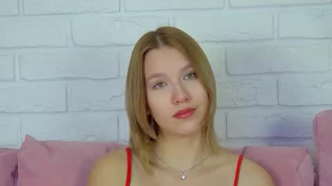 LiliLinn online show from 09/23/25, 04:26