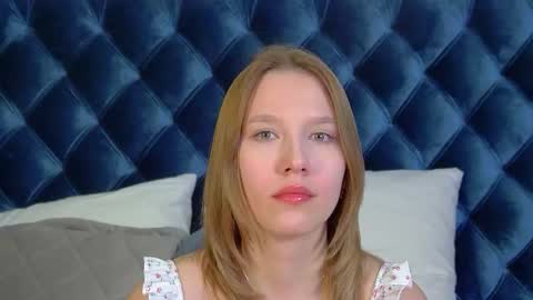 LiliLinn online show from 02/27/26, 06:13