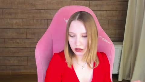 LiliLinn online show from 06/05/26, 07:03